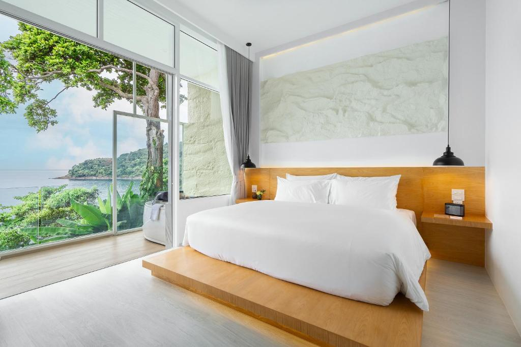 Anona Sunset Boutique Room